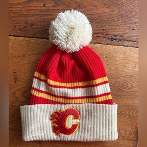 Calgary Flames Fanatics Vintage Hockey Pom Pom Beanie Hat Red Cream OS NHL
